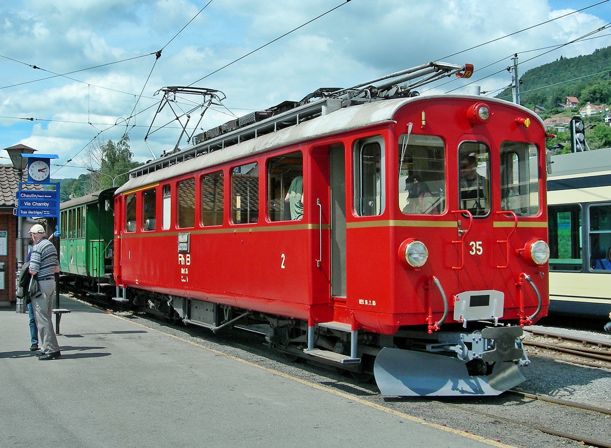 RhB ABe 4/4 N° 35 bei der B-C in Blonay
12.06.2011