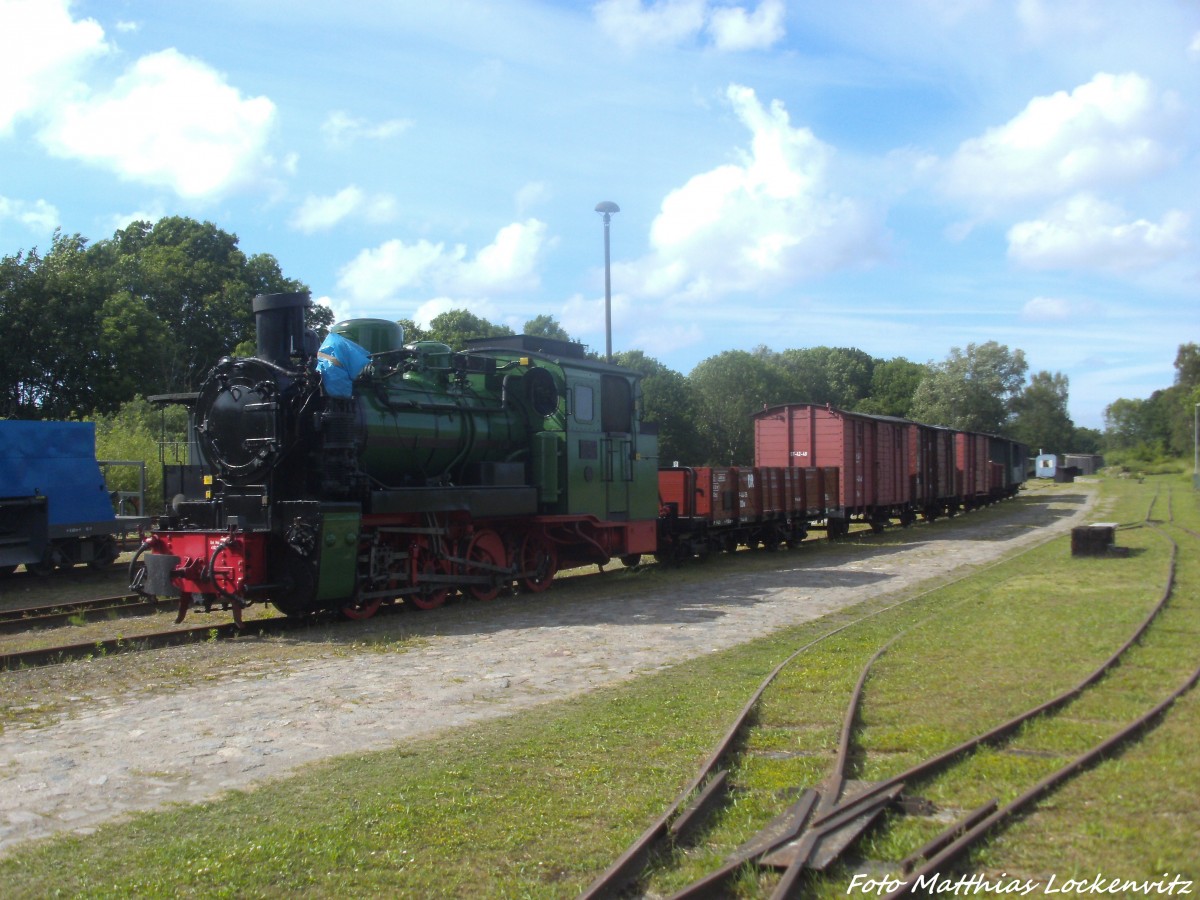 R�BB Mh 53 als Ausstellungslok f�r das Bahnhofsfest abgestellt im Bahnhof Putbus am 12.6.14