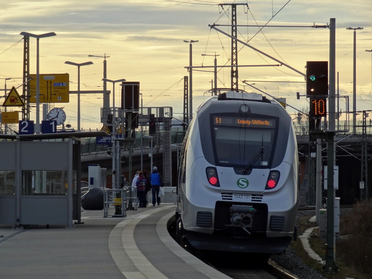 S-Bahn im Bahnhof Leipzig Nord.
Aufgenommen im Dezember 2013.