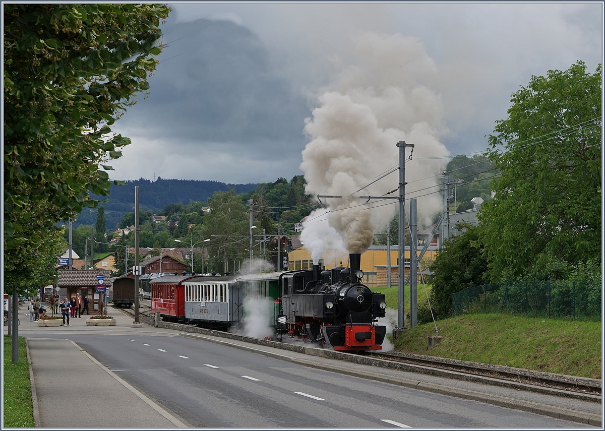 Seit dem 13. Juni 2020 wieder in Betrieb: die Blonay-Chamby Museumbahn! Im Bild die G 2x 2/2 105 bei der Ausfahrt in Blonay in Richtung Chamby.

14. Juni 2020
