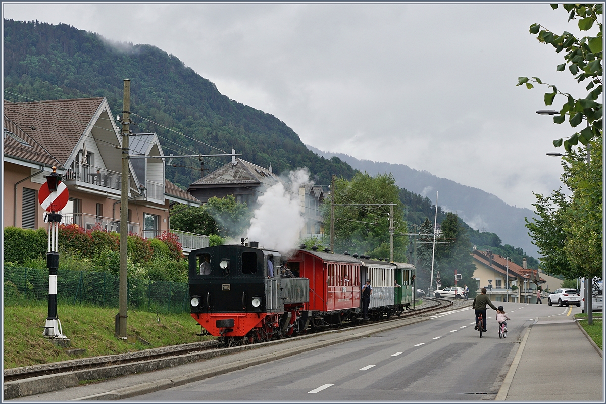Seit dem 13. Juni 2020 wieder in Betrieb: die Blonay-Chamby Museumbahn! Im Bild die G 2x 2/2 105 bei der Einfahrt in Blonay.

14. Juni 2020