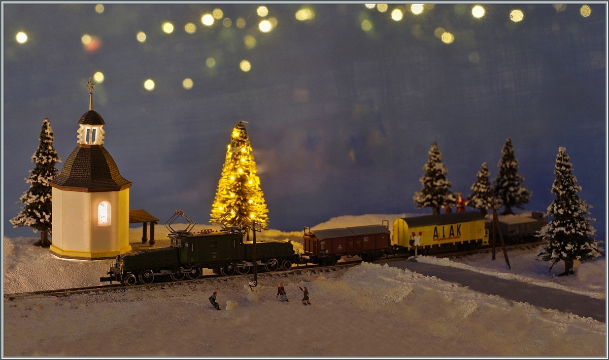 Stille Nacht, Heilige Nacht - in diesem Jahr ganz besonders;  Fürchte dich nicht, dir ist heute der Retter geboren worden.  In diesem Sinne: Gesegnete und besinnliche Weihnachten euch allen. Eine mini-club Szene auf meinem Winter-Diorama. 

19. Dez. 2020