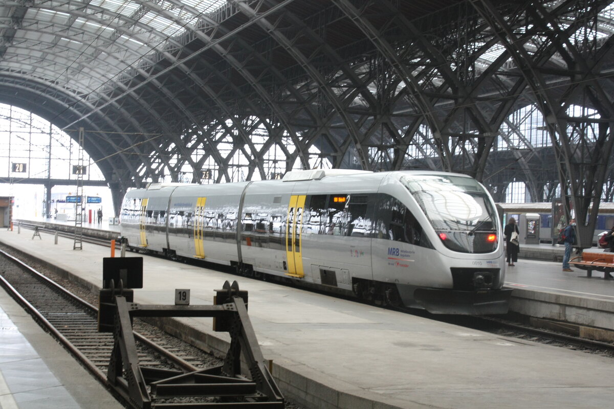 VT 0010 der MRB als RB110 mit Ziel D�beln Hbf im Bahnhof Leipzig Hbf am 2.5.21