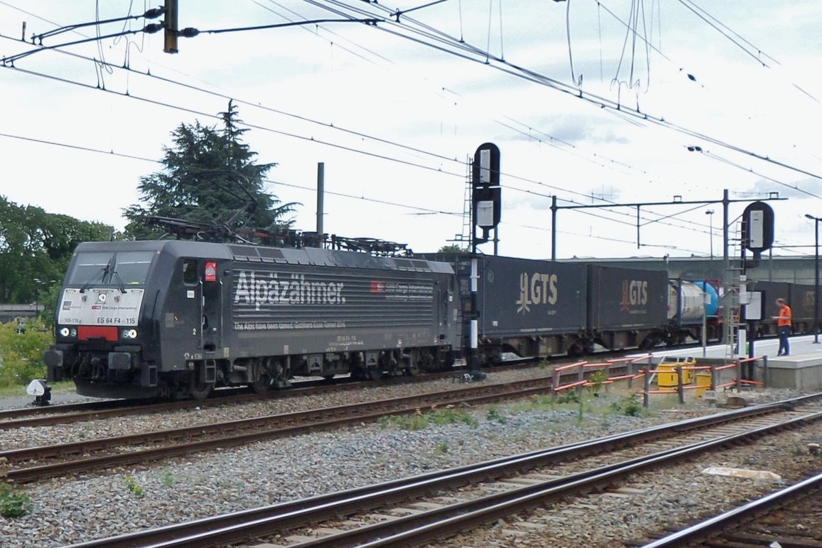 Wenig Alpen in die Niederl�nde, und doch wurden am 29 Juni 2016 in Tilburg von 189 115 die Schweizer Alpen 'gez�hmt' -und die Eroffnung der Gotthard NEAT gefeiert.