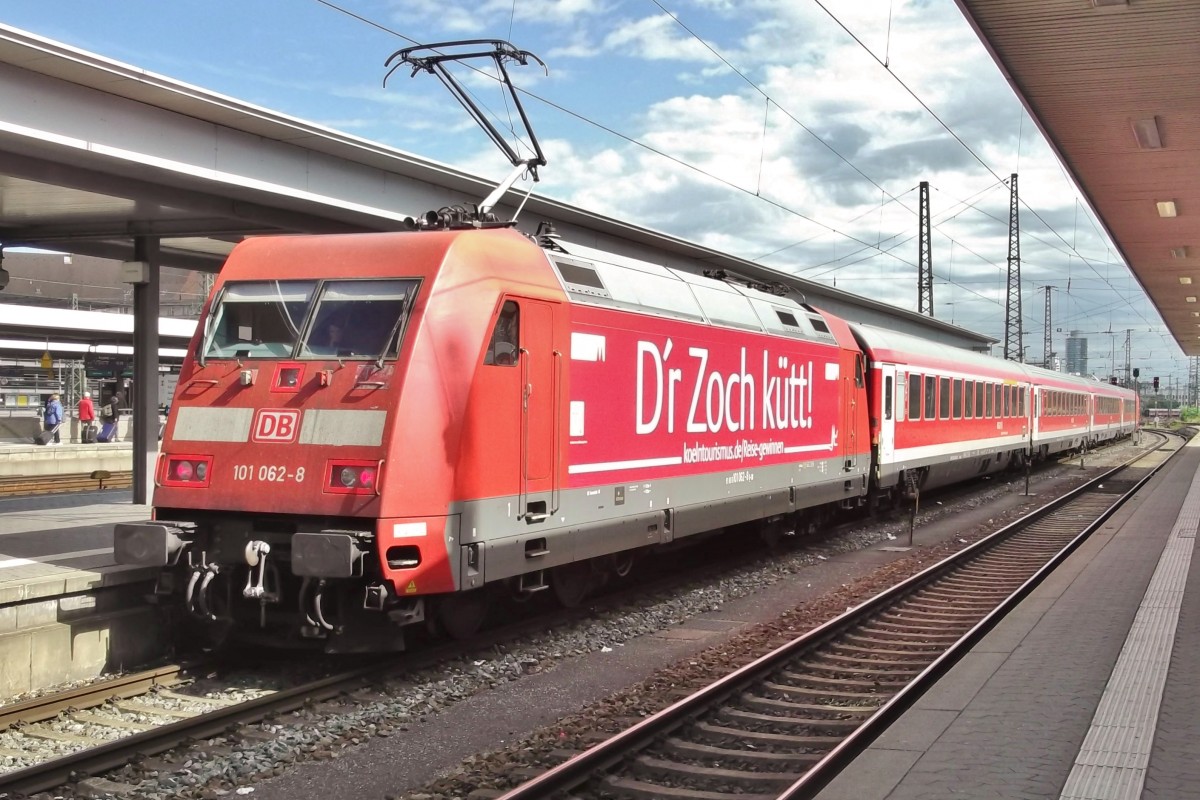 Werbelok 101 062 in N�rnberg Hbf am 15 September 2015.