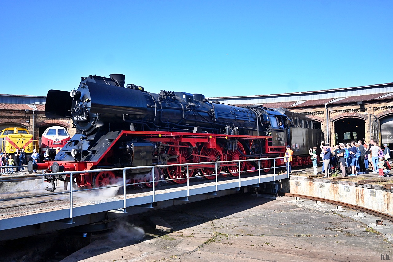 03 2155-4 fuhr auf die drehscheibe beim bahnfest in berlin-sch�neweide,21.09.24
