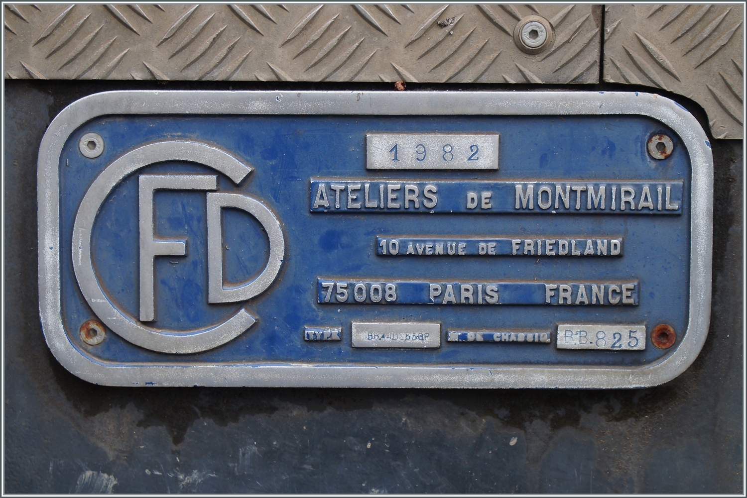 Das Fabrikschild der Die MOB Gm 4/4 2004. 

11. Mai 2023