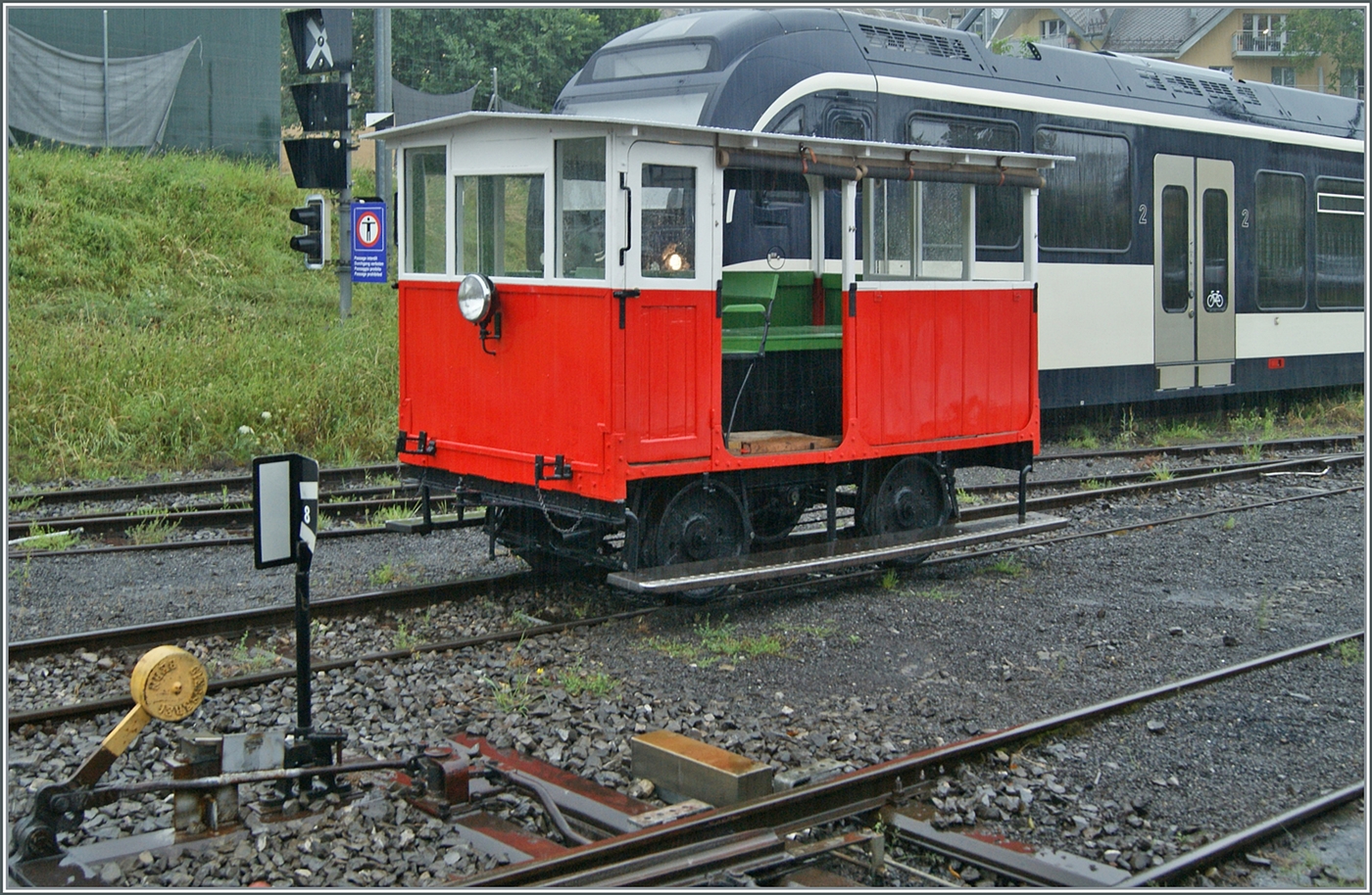 Die aufgearbeitete kleine RB Draisine Dm 2/2 N° 3  Biniou  der Blonay-Chamby Bahn ist in Blonay auf Probefahrt. 

17. August 2024