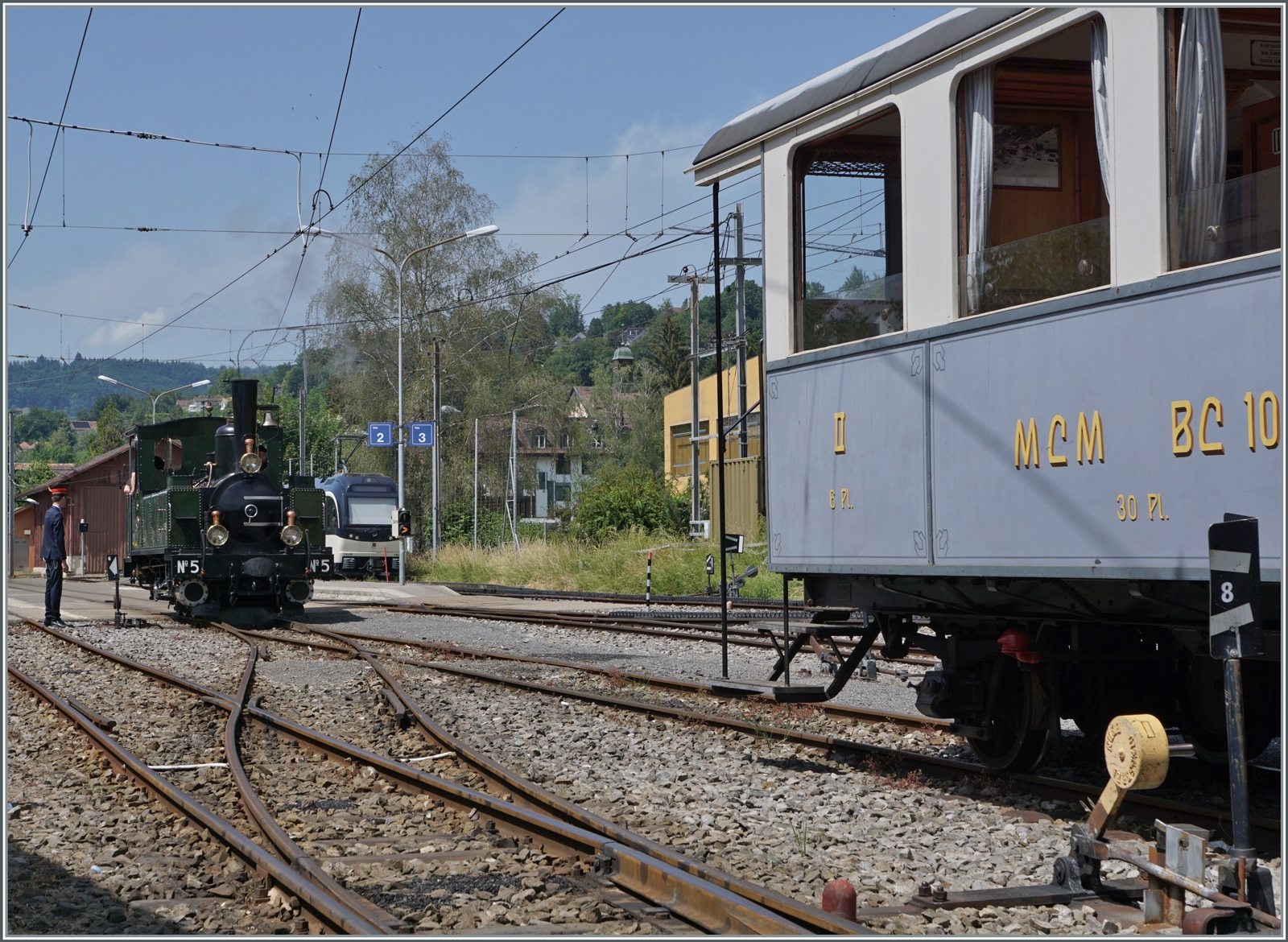 Die Blonay-Chamby LEB G 3/3 N°5 rangiert in Blonay. 

5. Juni 2022