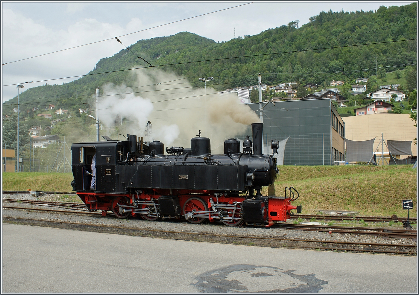 Die SEG G 2x 2/2 105 der Blonay Chamby Bahn steht in Blonay und wartet auf ihren Zug. 

9. Juni 2024