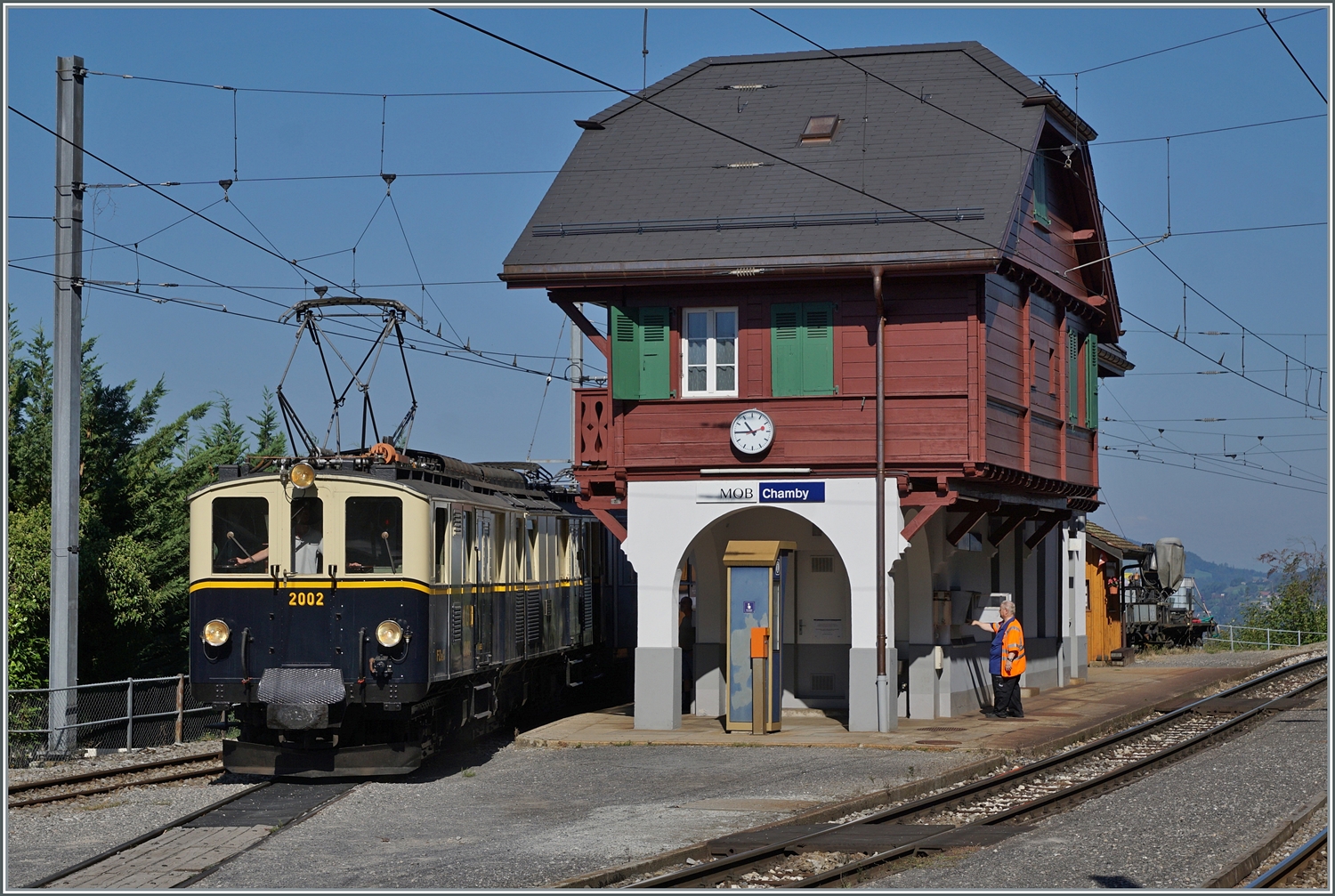  Le Chablais en fête  bei der Blonay Chamby Bahn. Die Eröffnung des ersten Teilstückes der Bex - Villars Bahn vor 125 Jahren, sowie die vor 80 Jahren erfolgte Fusion einiger Strecken im Chablais waren der Anlass zum diesjährigen Herbstfestivals  Le Chablais en fête.

Der MOB DZe 6/6 2002 der Blonay-Chamby in Chamby. 

10. September 2023