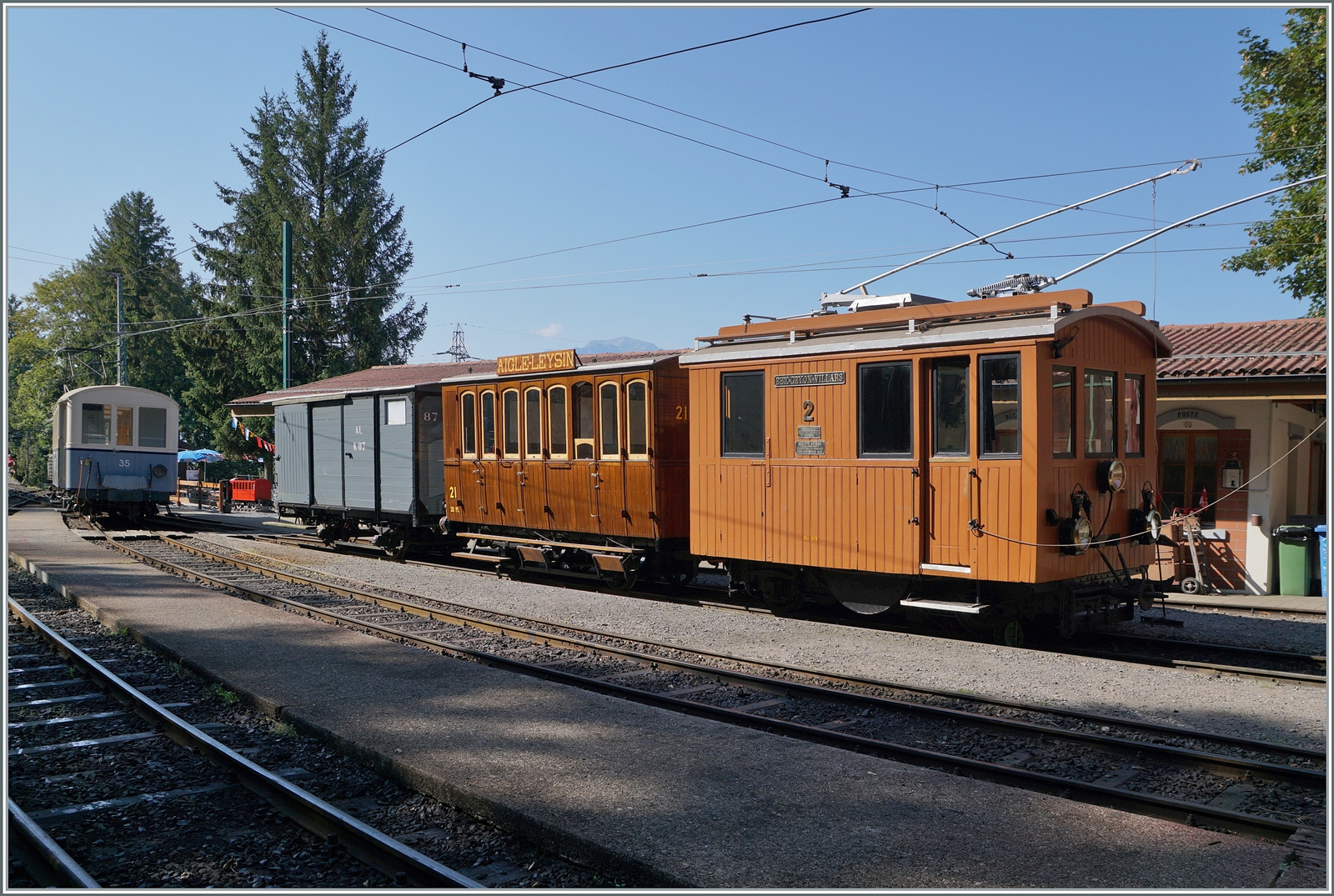  Le Chablais en fête  bei der Blonay Chamby Bahn. Die BVB Zahnradlokomotive He 2/2 No 2	mit Baujahr 1899 (SLM 1196/CIE) der Blonay Chamby Bahn mit einem passenden Zug, bestehend aus A-L Wagen. 

9. September 2023