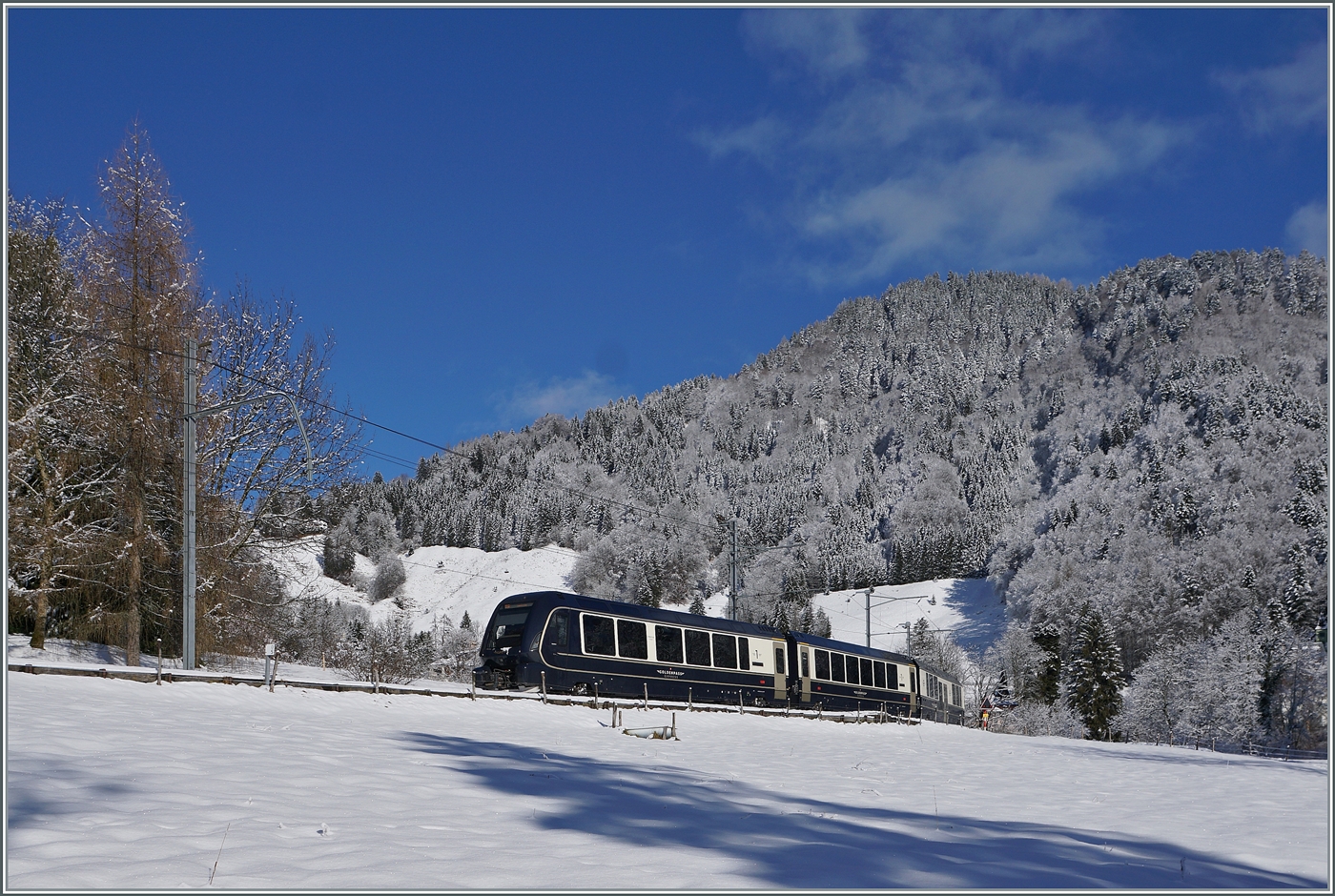 MOB BLS GoldenPass Express Impressionen beim verschneiten Les Avants.

3. Jan. 2025