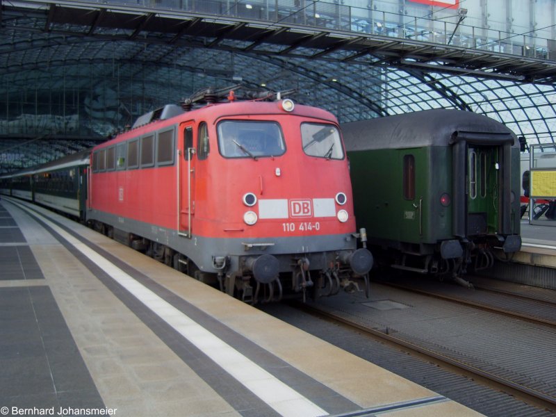 110 414-0 hat einen Sonderzug zum rztestreik nach Berlin gebracht. September 2008
