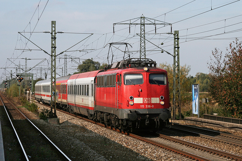 115 336 mit PbZ 1963 am 03.10.2009 in Mnchen-Langwied.