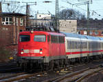 110 401-7 fährt mit einem IC von Norddeich nach Köln in Münster Hbf ein. März 2013