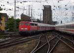 110 398-5 kommt mit dem Leerzug fr den RE 9 Verstrkerzug nach Siegen aus dem Klner BBF am Hbf an.
