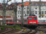 Da an diesem Tag der Steuerwagen am Verstrkerzug nach Nienburg fehlte, zog 110 447-0 den Zug Richtung Nienburg anstatt zu schieben. August 2010