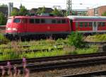 verkehrsrot/156148/110-463-7-wird-mit-dem-schuelerzug 110 463-7 wird mit dem Schlerzug in Rheine abgestellt und bringt am nchsten Morgen wieder Pendler und Schler Richtung Nordseekste. August 2010