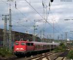 verkehrsrot/214304/mit-einem-ersatzzug-fuer-eine-111er Mit einem Ersatzzug fr eine 111er mit Doppelstockwagen verlsst 110 456-1 den Dsseldorfer Hbf als RE4 nach Dortmund. Juli 2011