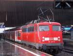 Auerplanmig schiebt 110 457-9 die RB 30534 von Dsseldorf nach Emmerich. Mrz 2012