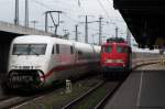 Auf dem Weg in die Abstellung fahren 113 309-9 und 113 267-9 am planmigen ICE nach Kln im Bahnhof Hamm vorbei.