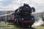 Der Chemnitzer 50 3648 steht mit ein Dampfzug in Berlin-Sch�neweide am 18 September 2022.