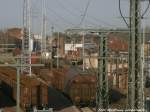 Blick auf den Schrottzug von der Berliner Br�cke in Halle (Saale) am 17.3.15