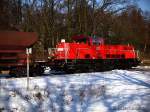 bei strahlenden sonnenschein fuhr 261 055-8 mit einen kurzen g�terzug zum bhf glinde,datum 15.03.14