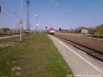 BR 101 mit Ziel Ostseebad Binz bei der Durchfahrt in Altef�hr am 2.5.13