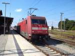 101 033-9 mit dem IC 2184 mit ziel Ostseebad Binz und am Ende 101 041-2 im Bahnhof Bergen auf R�gen