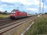 101 051-1 als Schlusslicht am IC 2553 bei der Einfahrt in Bergen auf R�gen am 10.8.13