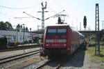 101 034 verl�sst mit einem InterCity den Bahnhof Emden Hbf am 24.8.19