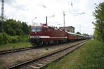 243 005 mit 232 601 der WFL verl�sst mit dem Sonderzug den Bahnhof Ortrand in Richtung Cottbus Hbf am 14.5.22