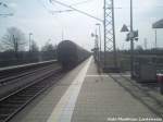 Schlusslicht des G�terzuges mit der DB BR 145 in Bergen auf R�gen am 24.4.13