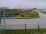 BR 155 unterwegs zu seinem G�terzug in Mukran F�hrhafen am 20.5.13