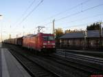 Baureihe 185 mit einem G�terzug in Regensburg.