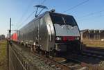MRCE/DB 189 099 zieht ein Kohlezug durch Blerick am 5 M�rz 2022.