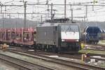 Mit der Leergarnitur des PON-PKW Züges verlässt am 20 Februar 2023 DBC 189 092 Amersfoort auf den Weg nach Bad Bentheim.