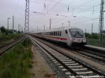 101 120-4 mit IC 2213mit Ziel Stuttgart bei der Ausfahrt aus Bergen auf R�gen am 2.6.13
