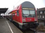 Steuerwagen der 2 Generation als Schlusslicht am Zug von 112 187 im Bahnhof Stralsund R�gendamm am 4.12.13