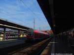 Mit Steuerwagen voraus geht es f�r 143 952 um 8:02 wieder als RE5 mit ziel Neustrelitz los , Hier steht der zug im Bahnhof Stralsund Hbf am 25.7.14