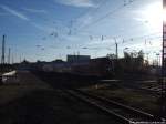 Mit Steuerwagen voraus verl�sst 143 354-9 den Bahnhof Halle (Saale) Hbf am 1.11.14