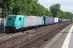 Alpha Trains 185 612 zieht ein KLV durch K�ln S�d am Mittag von 19 Mai 2022. Eine St�nde sp�ter wird innerhalb von eine Minute das wetter ganz unruhig mit regen, Hagel und Gewitter.