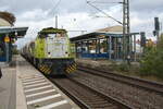 Captain 1123 (G1206) mit einem G�terzug bei der Durchfahrt im Bahnhof Delitzsch unt Bf am 21.10.21