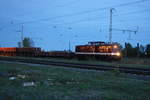 202 327 mit einem G�terzug im Bahnhof Angersdorf am 24.9.20