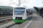 VT 335 der ErfurterBahn verl�sst den Bahnhof Saalfeld (Saale) in Richtung Leipzig Hbf am 1.6.22