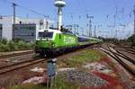 Ein FLIX mit 193 813 treft am 7 Juni 2019 in Duisburg Hbf ein.