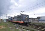 Hectorrail 162 002/151 070 ist am sp�ter Sonntagnachmittag bei der Durchfahrt in Heddesheim Hirschberg zusehen, sie ist hier nordw�rts unterwegs. 24.3.2024