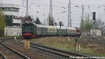 E44 044 mit dem Sonderzug und der 202 327 (203 227) der LEG am ende bei der Einfahrt in den Bahnhof Gro�korbetha am 17.4.16